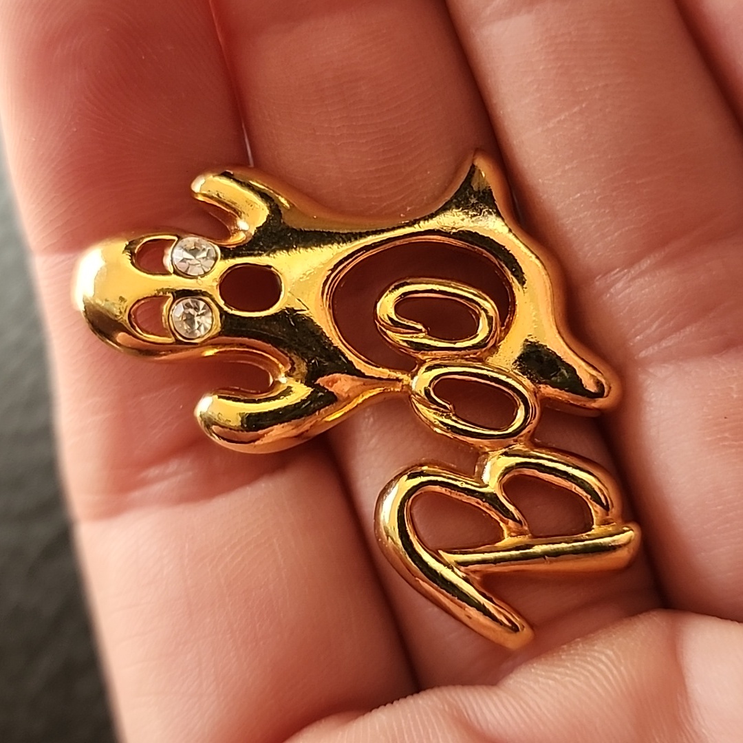 Vtg Pin